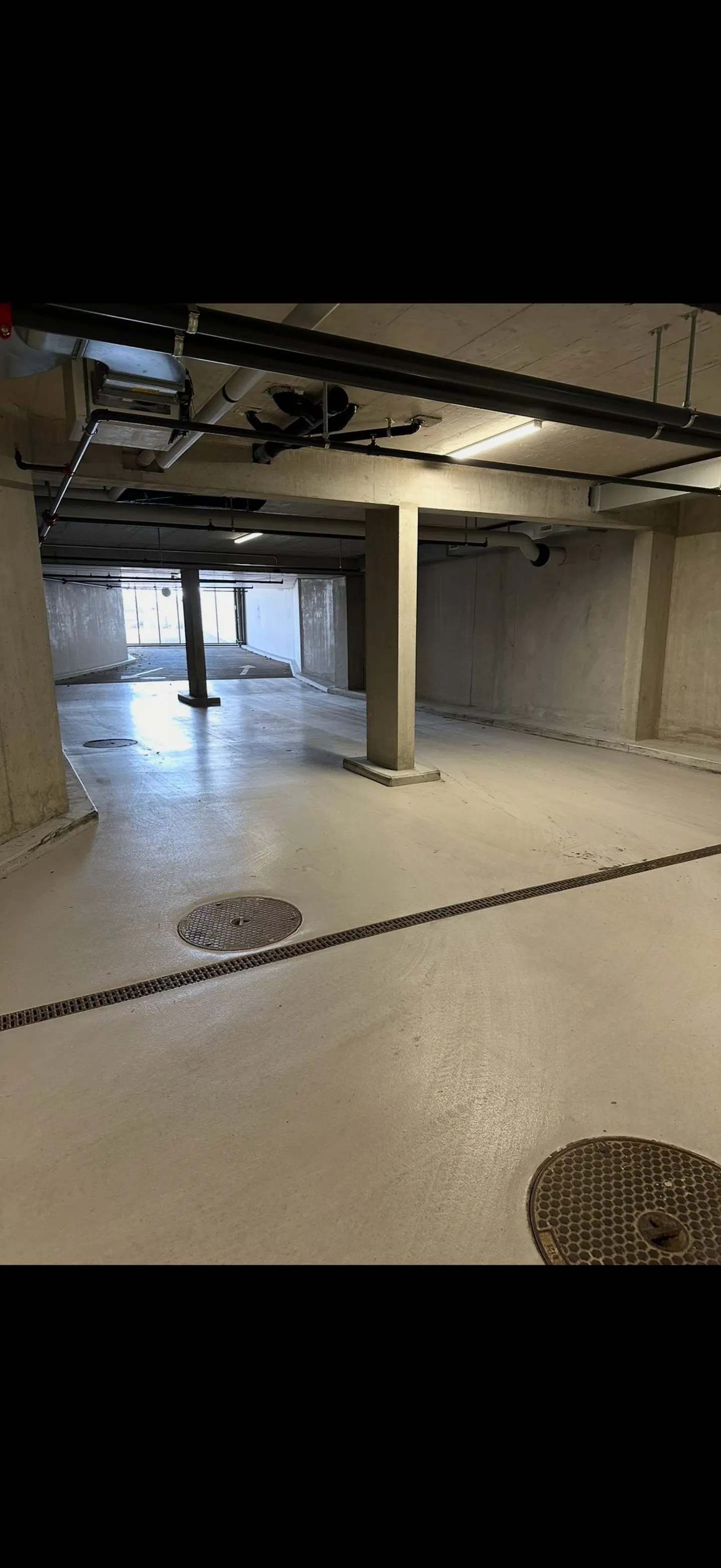 Doppelter Untergrundgarage zur Miete in Vandoeuvres, CH - Foto 2 von 2
