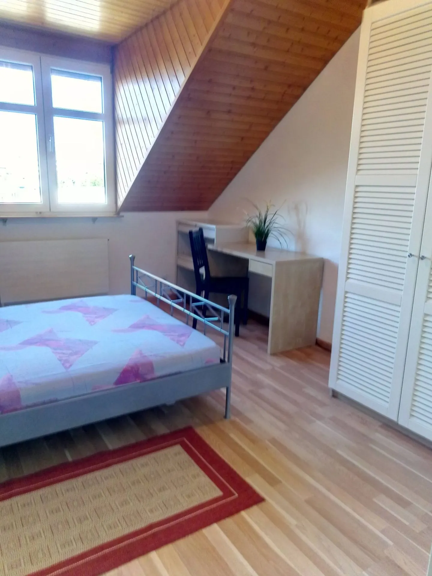 Comfortable single room for rent in Basel - Photo 2 of 6