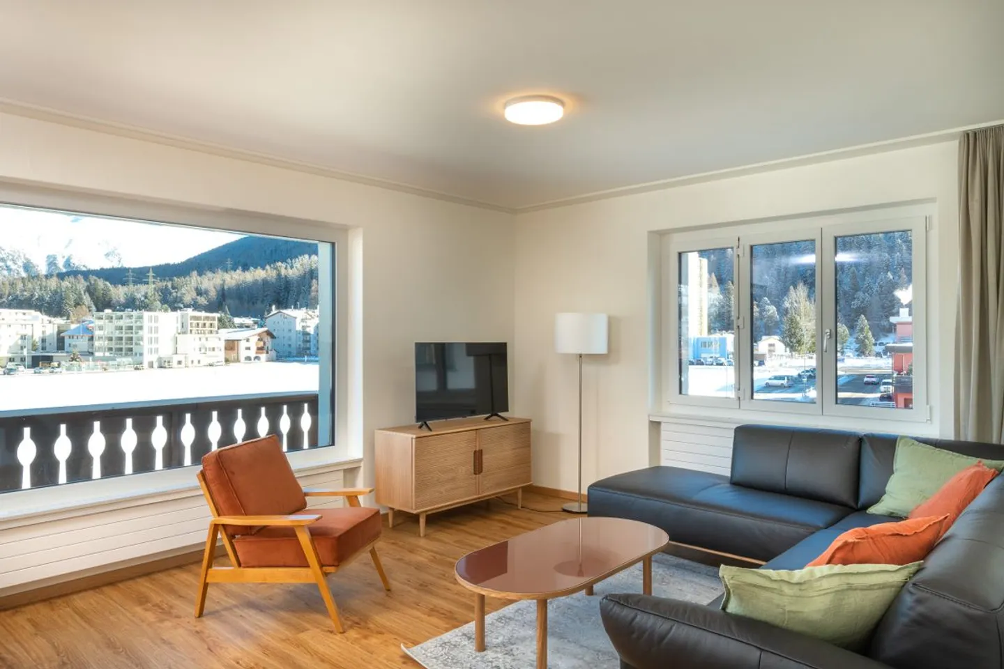Furnished 4.5-Room Flat with Mountain Views in Sankt Moritz, Winter Season  - Foto 1 di 12