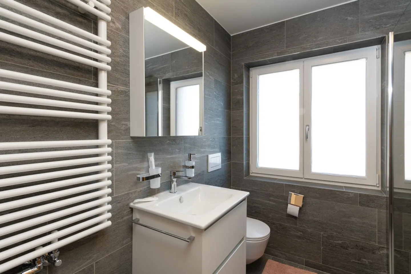 Furnished 4.5-Room Flat with Mountain Views in Sankt Moritz, Winter Season  - Foto 9 di 12