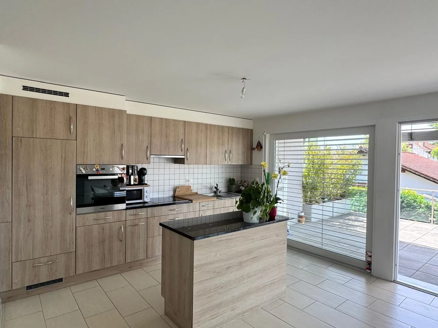 Appartamento moderno di 3,5 locali a Yverdon-les-Bains + posto auto sotterraneo - Foto 2 di 7