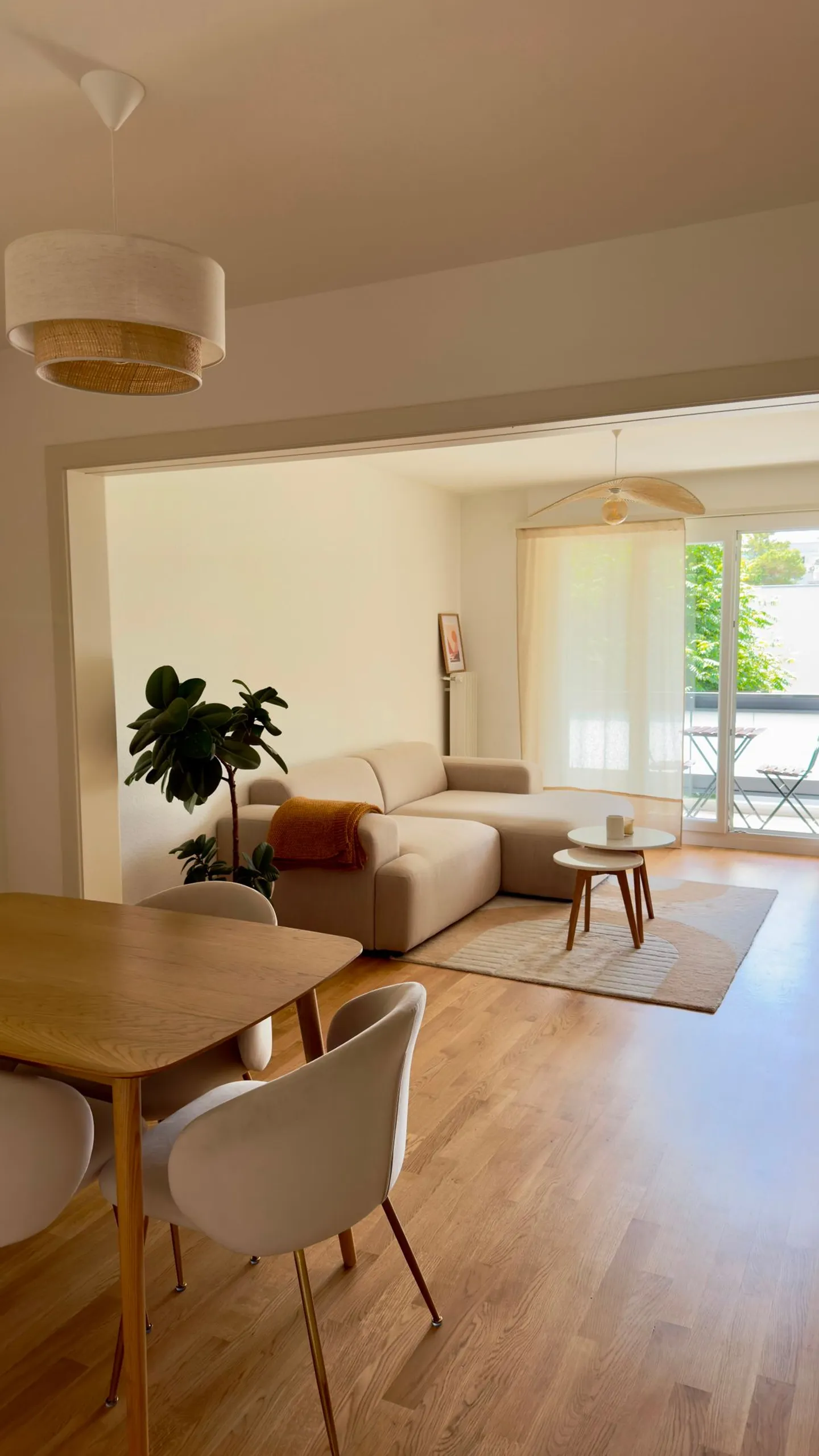 Appartement rénové avec balcon - Photo 2 sur 10