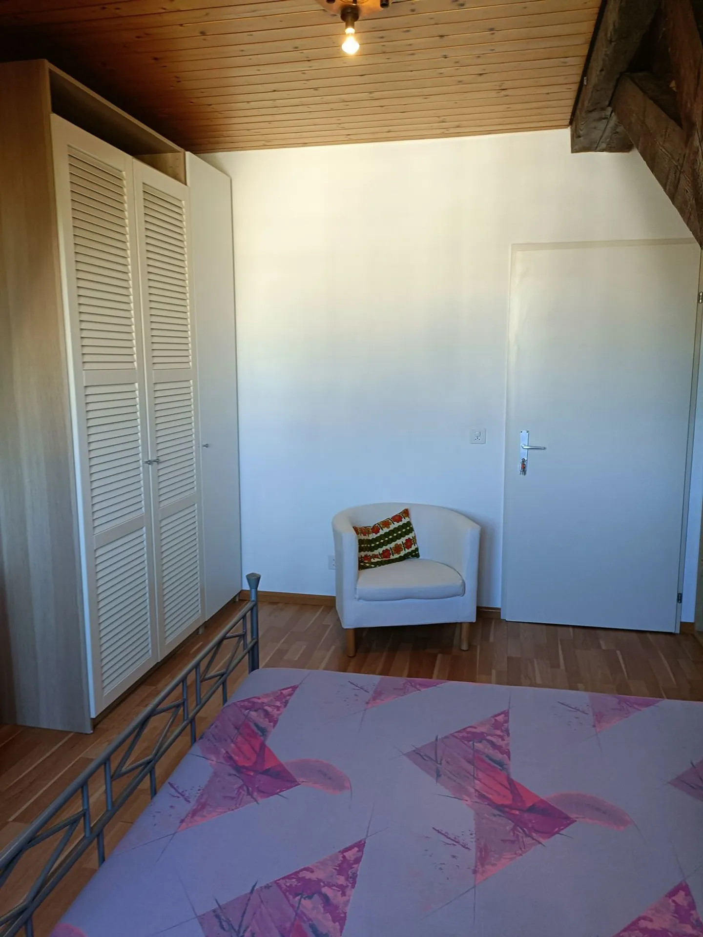 Comfortable single room for rent in Basel - Photo 4 of 6