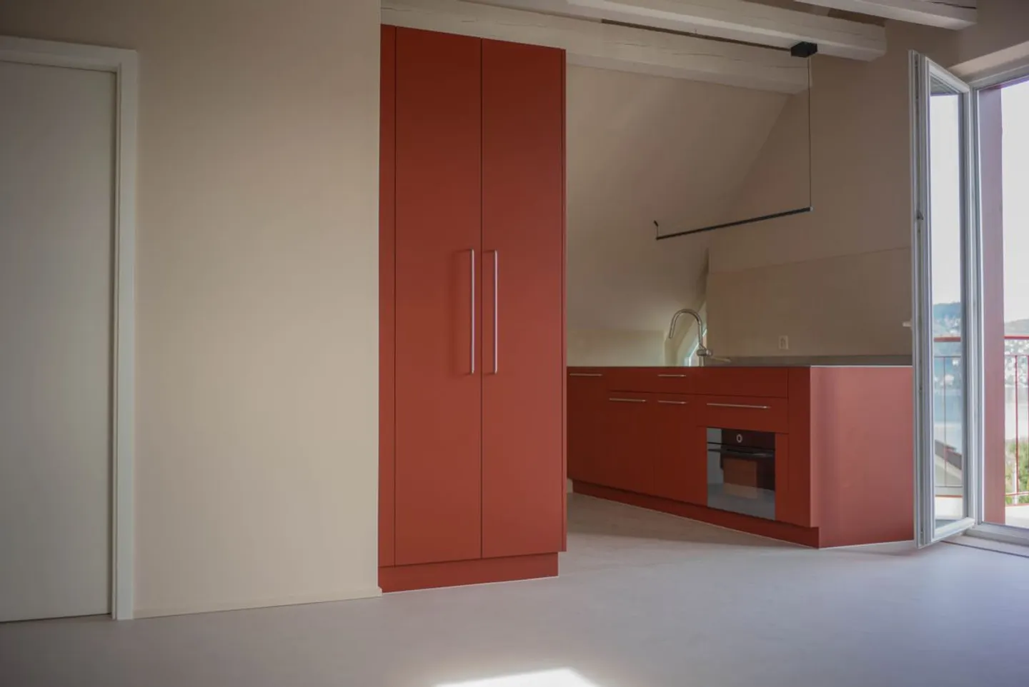 Lichtdurchflutete 3,5-Zimmer-Dachwohnung mit See- und Alpenaussicht in Thalwil - Foto 7 di 10