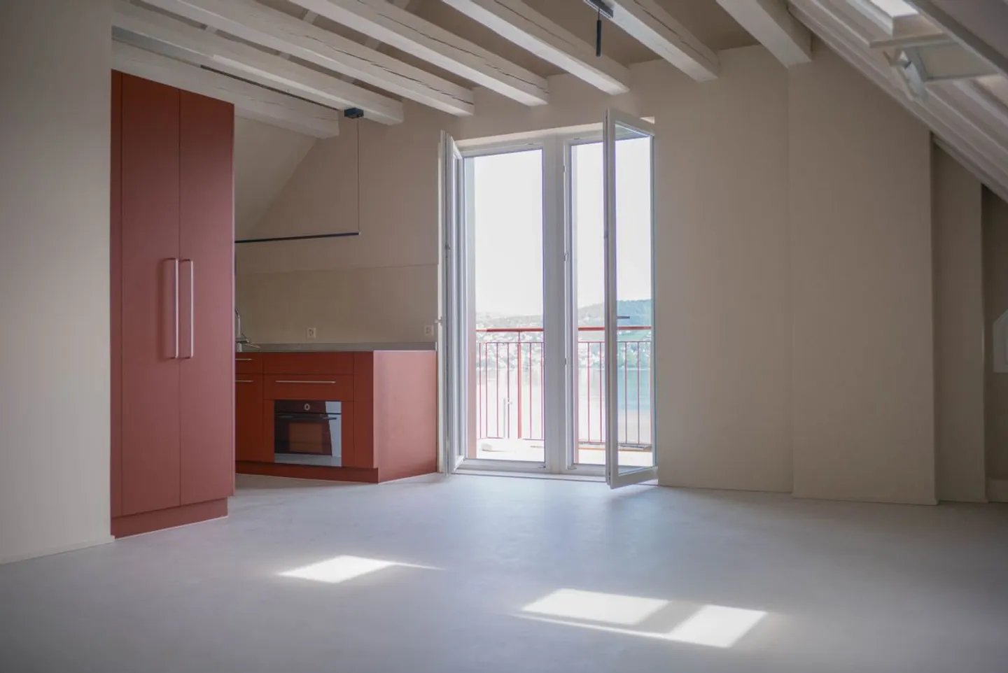 Lichtdurchflutete 3,5-Zimmer-Dachwohnung mit See- und Alpenaussicht in Thalwil - Foto 8 di 10