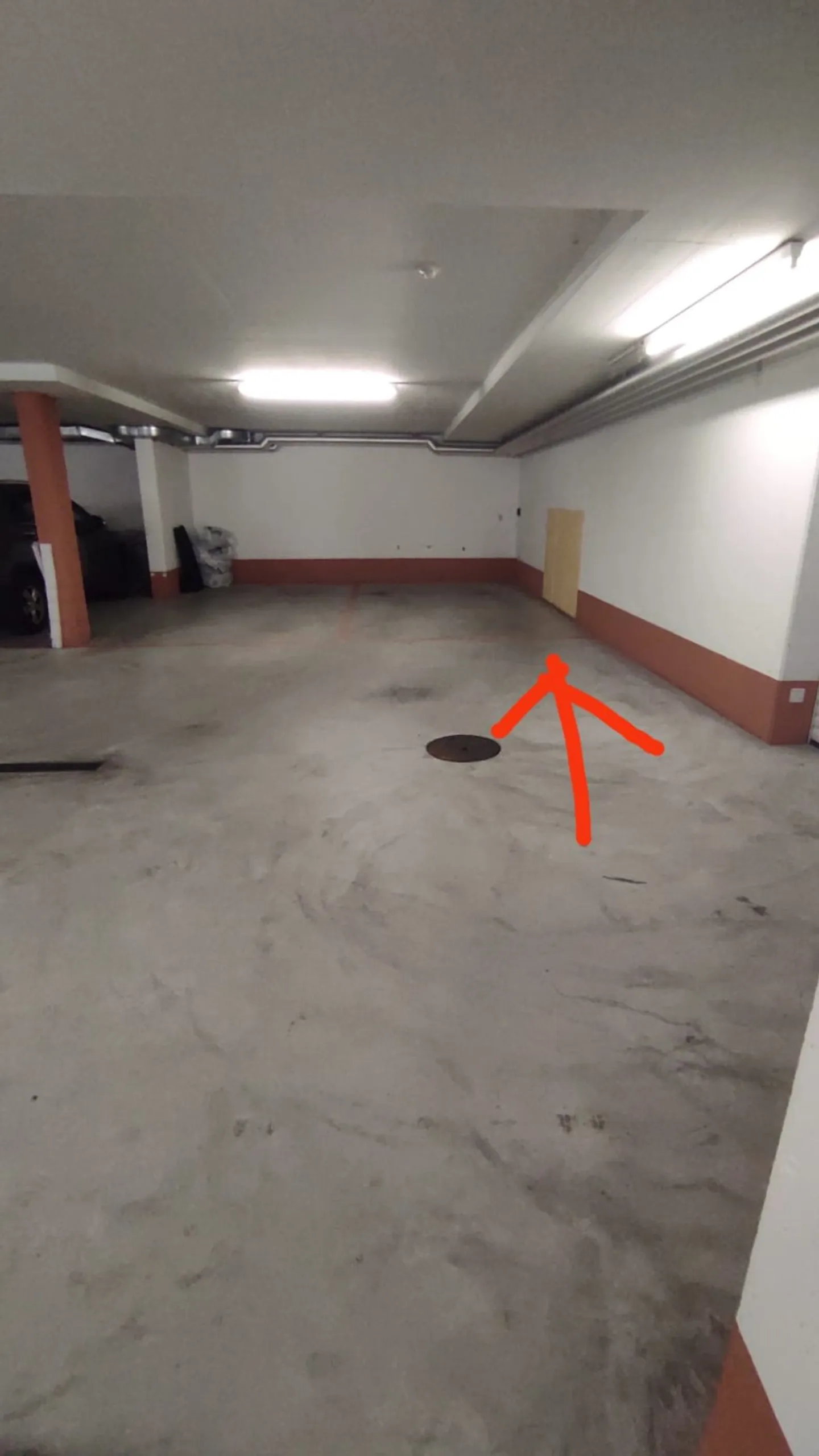 Parking space in the underground garage for rent at a top location (Schlieren) - Photo 1 of 5
