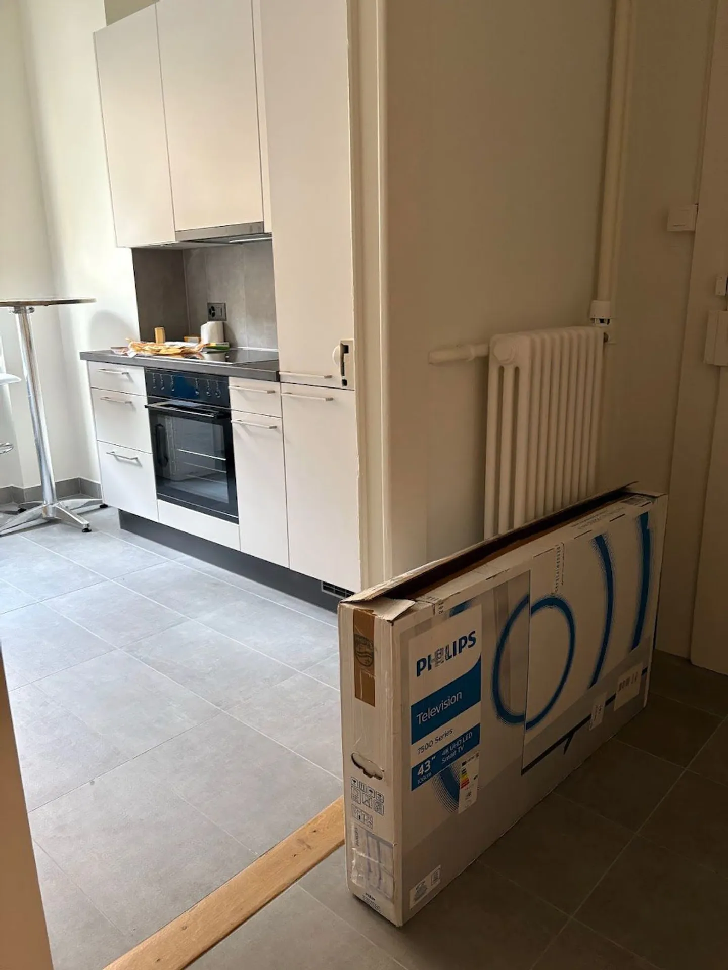Verfügbar ab dem 1. Juni - Miete ein Zimmer in einer charmanten, vollständig renovierten Wohnung im Erdgeschoss in Lausanne - Foto 1 von 7