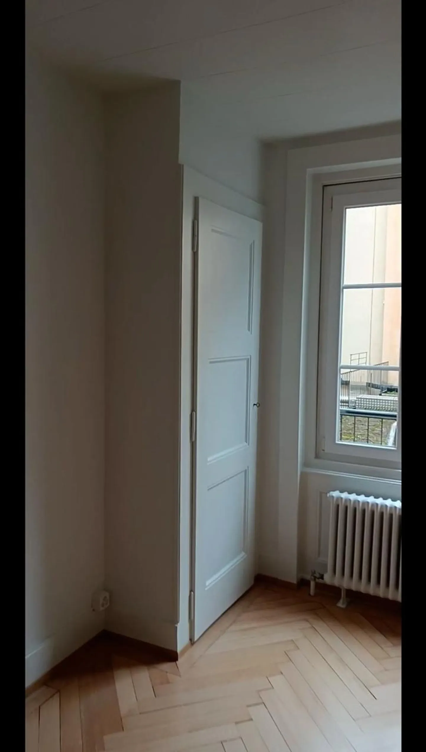 Verfügbar ab dem 1. Juni - Miete ein Zimmer in einer charmanten, vollständig renovierten Wohnung im Erdgeschoss in Lausanne - Foto 3 von 7