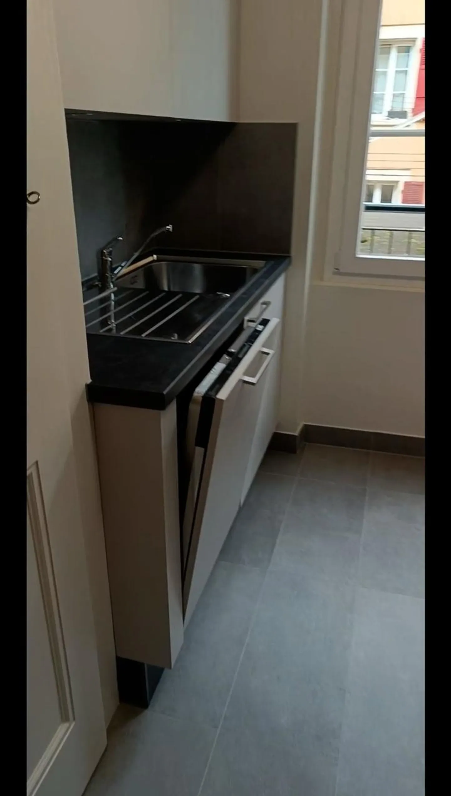 Verfügbar ab dem 1. Juni - Miete ein Zimmer in einer charmanten, vollständig renovierten Wohnung im Erdgeschoss in Lausanne - Foto 6 von 7