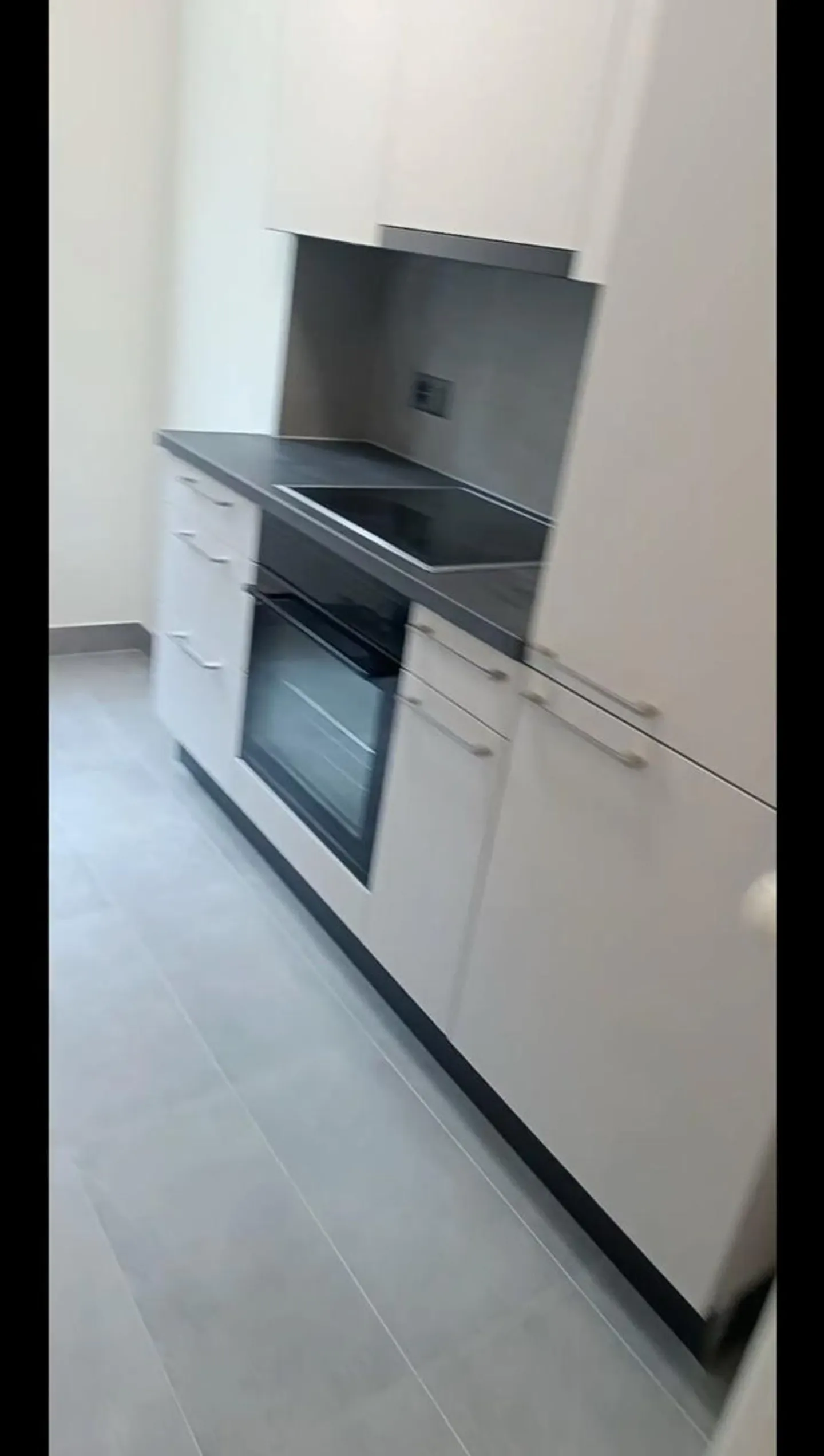 Verfügbar ab dem 1. Juni - Miete ein Zimmer in einer charmanten, vollständig renovierten Wohnung im Erdgeschoss in Lausanne - Foto 4 von 7