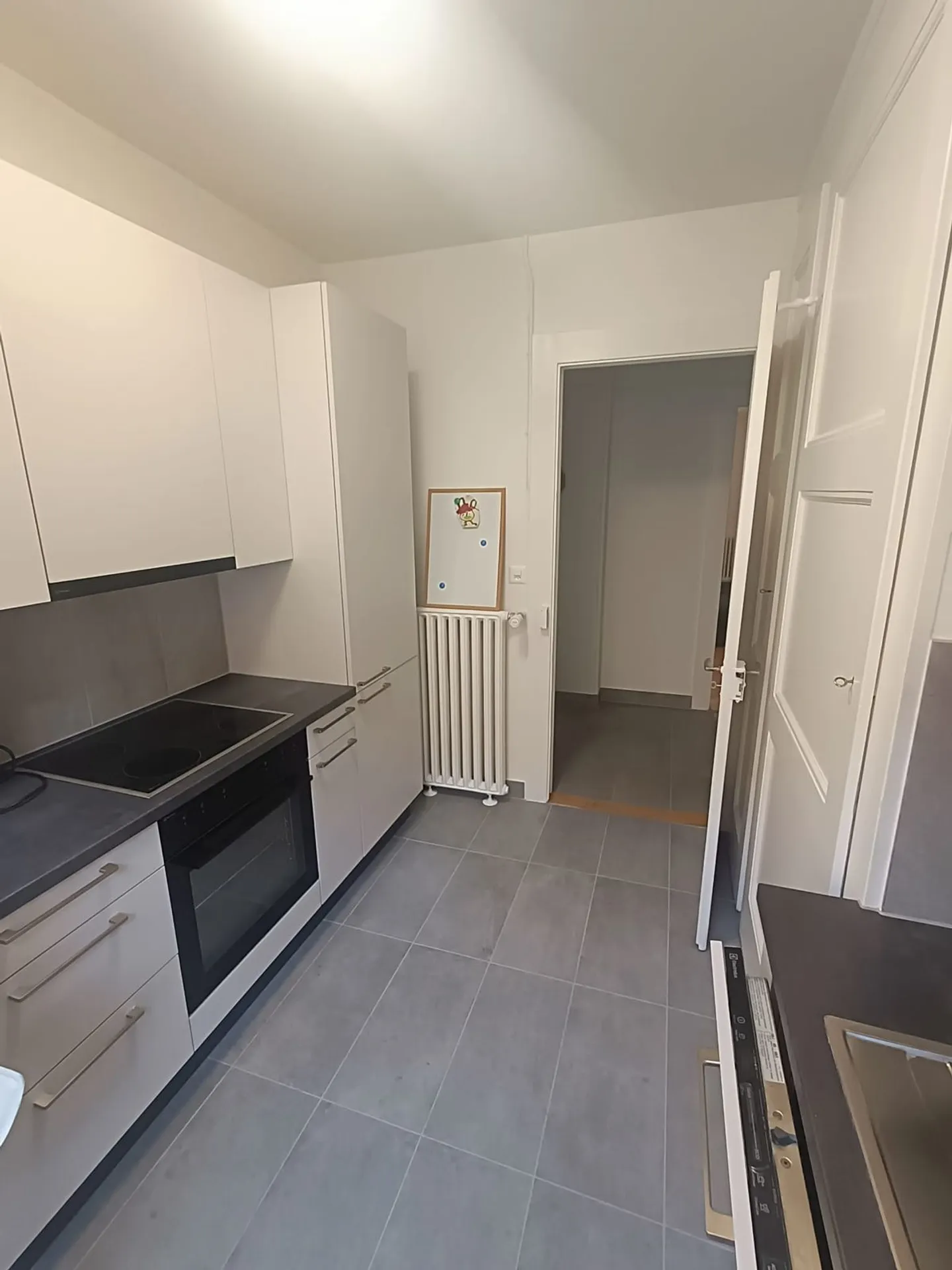Available from 01.11.26 - Rent a room in a charming fully renovated apartment in Lausanne - Photo 6 of 11