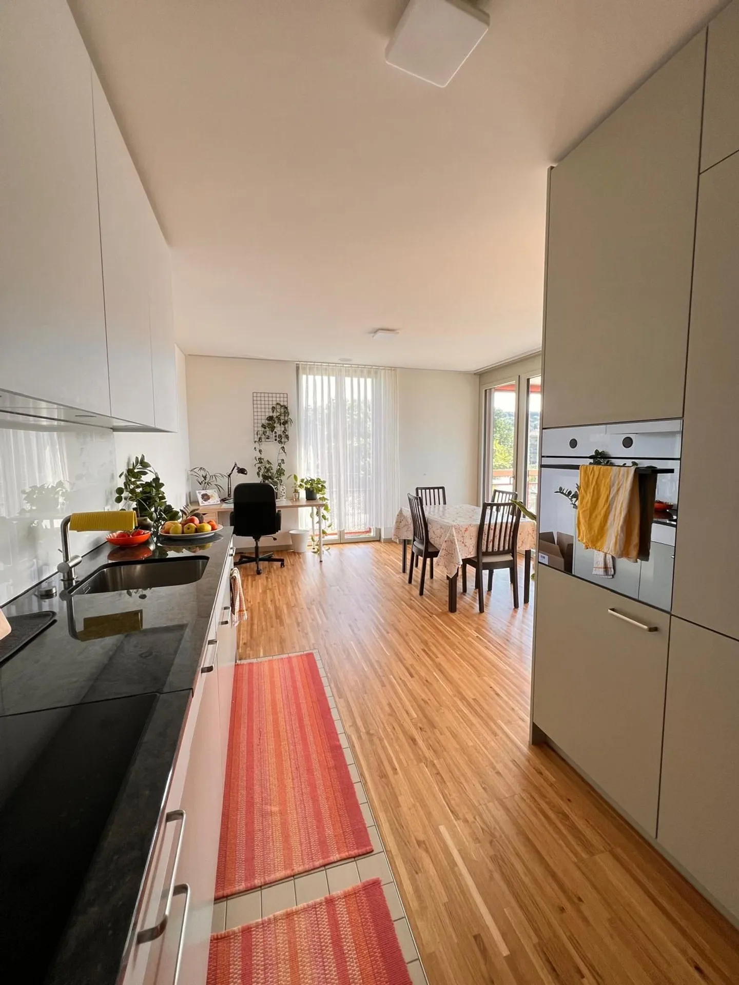Bright, furnished room in modern 3.5-room apartment in Dübendorf - Photo 2 of 7