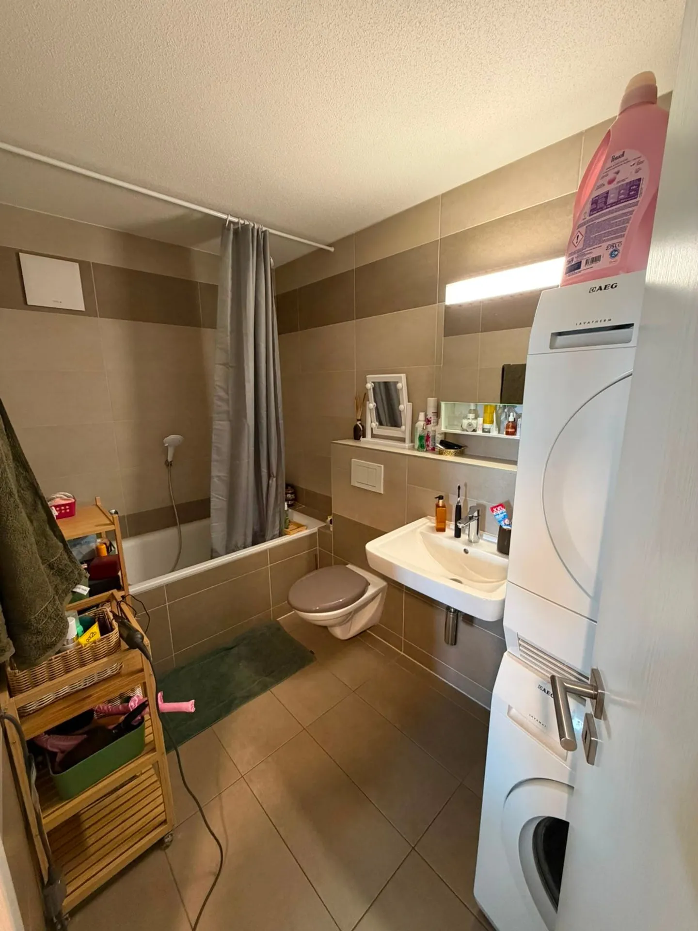 Appartement Charmant à Chénens - Photo 3 sur 8