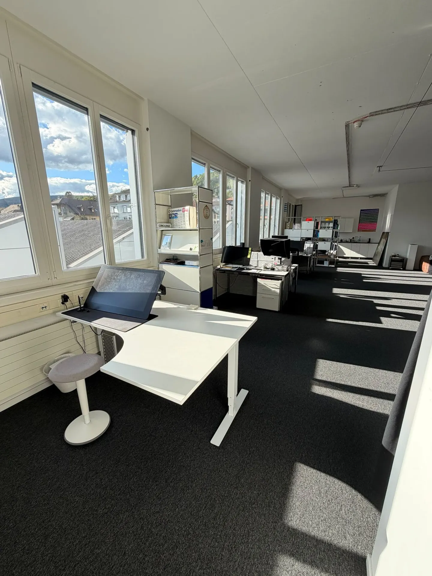 Office for Rent of 160 m² in Peseux, CH - Photo 2 of 5