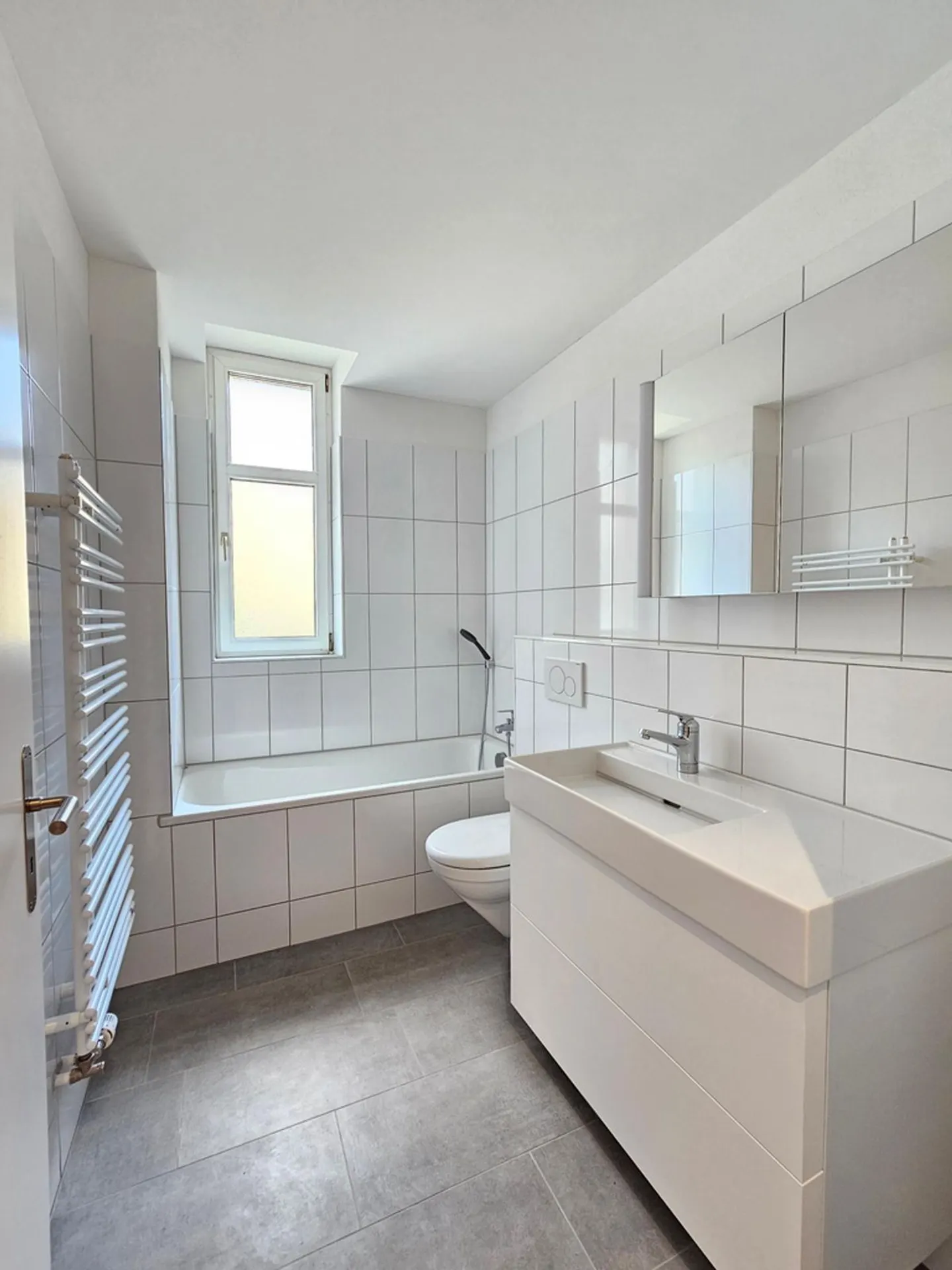 Flatmate wanted: bright room in a renovated 3-room apartment, Zurich-Oerlikon - Foto 4 von 9