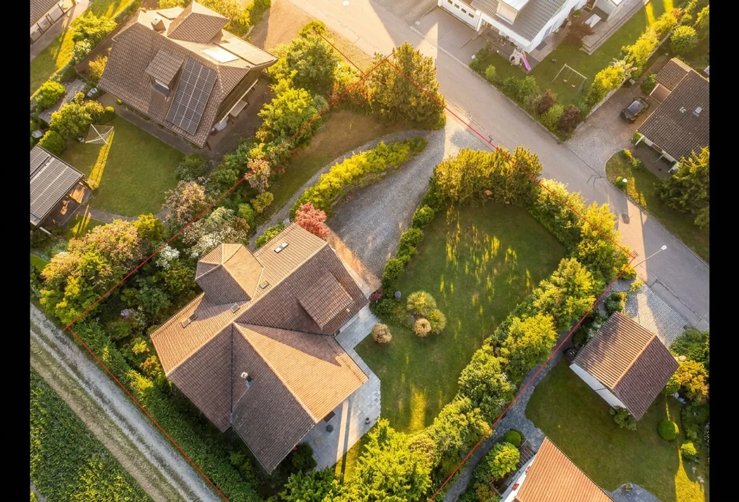 Die "Mikimoto-Perle" vom Zürcherunterland in Neerach, 7.5 Zimmer, 1268m2 Lananteil, Baureserve von 299m3 - Photo 1 sur 13