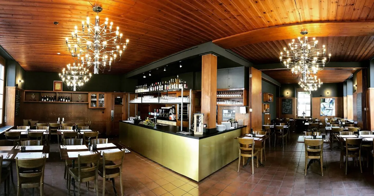 Restaurant spacieux avec jardin à louer à Bâle St. Johann - Photo 1 sur 6