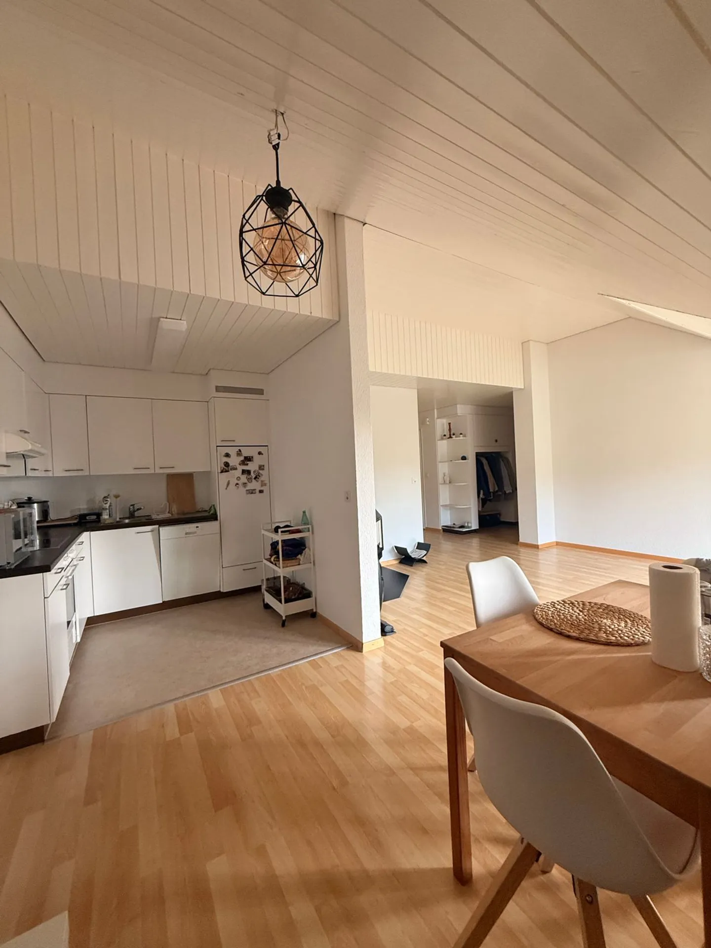 Spacious Room for Rent with a View in Feuerthalen - Photo 1 of 5