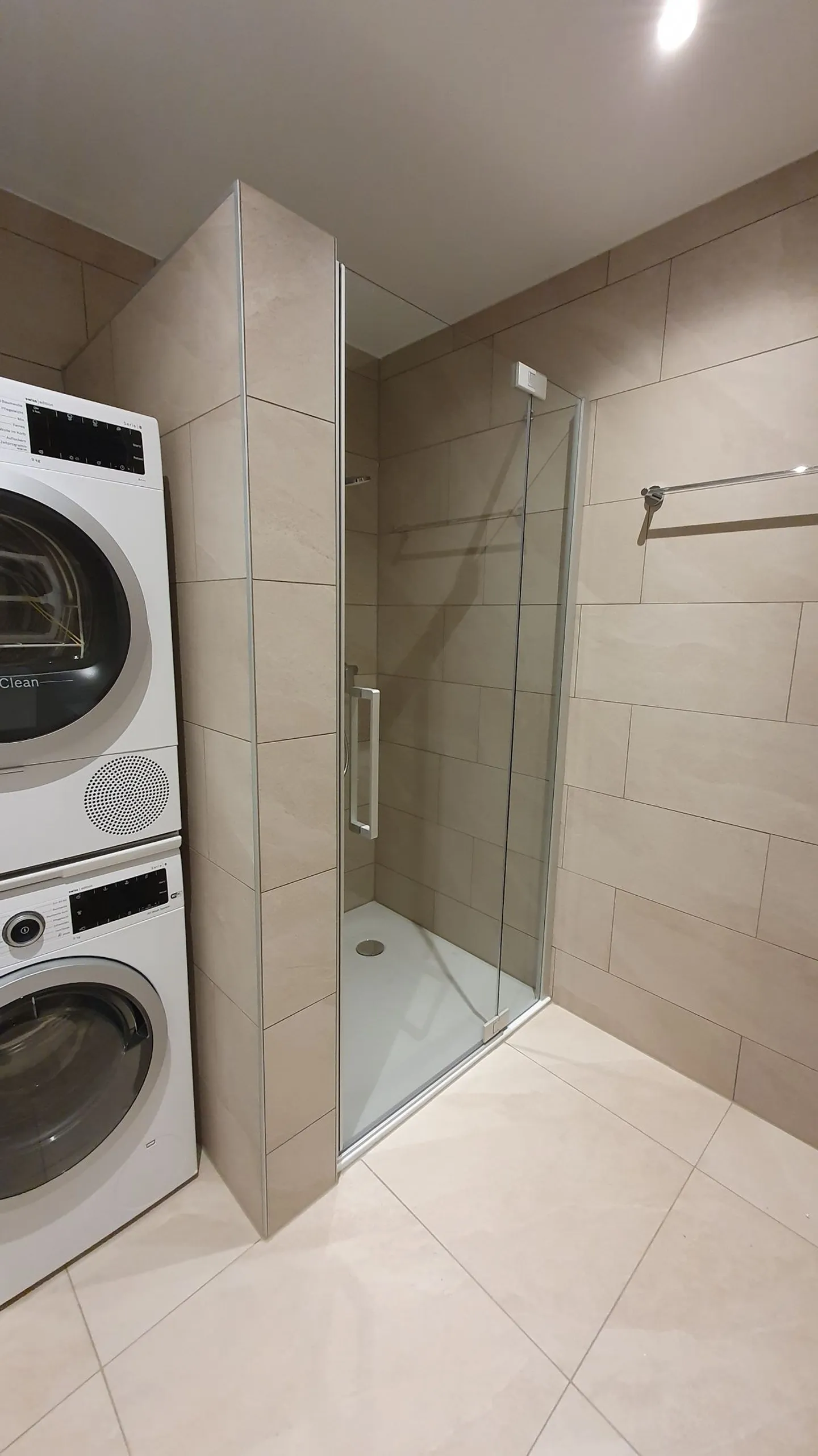 3.5-room apartment with terrace in Neyruz - Photo 5 of 9