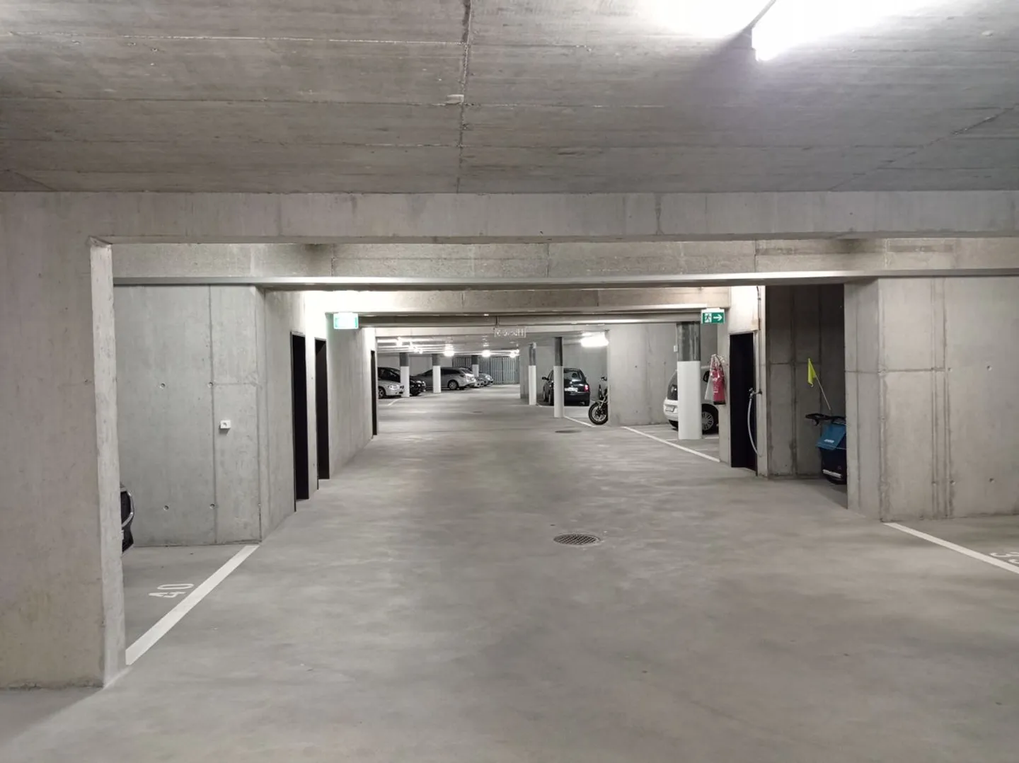 Tiefgaragenplatz - nur 300 m vom Bahnhof Turgi - Foto 2 von 5