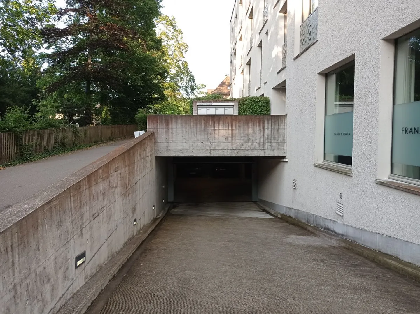 Tiefgaragenplatz - nur 300 m vom Bahnhof Turgi - Foto 3 von 5
