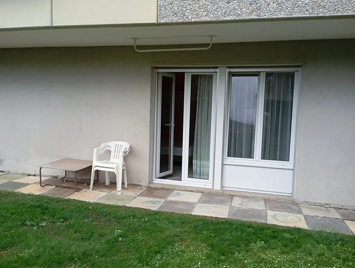 Monolocale arredato di 32m2 con vista in affitto a Sierre - Foto 4 di 5