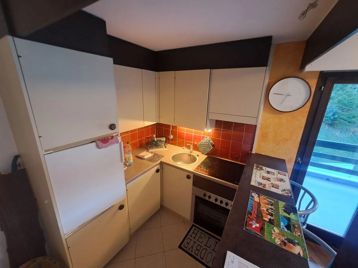 Charmant appartement meublé de 2,5 pièces avec grande terrasse et vue dégagée - Saint-Cergue - Foto 4 di 10