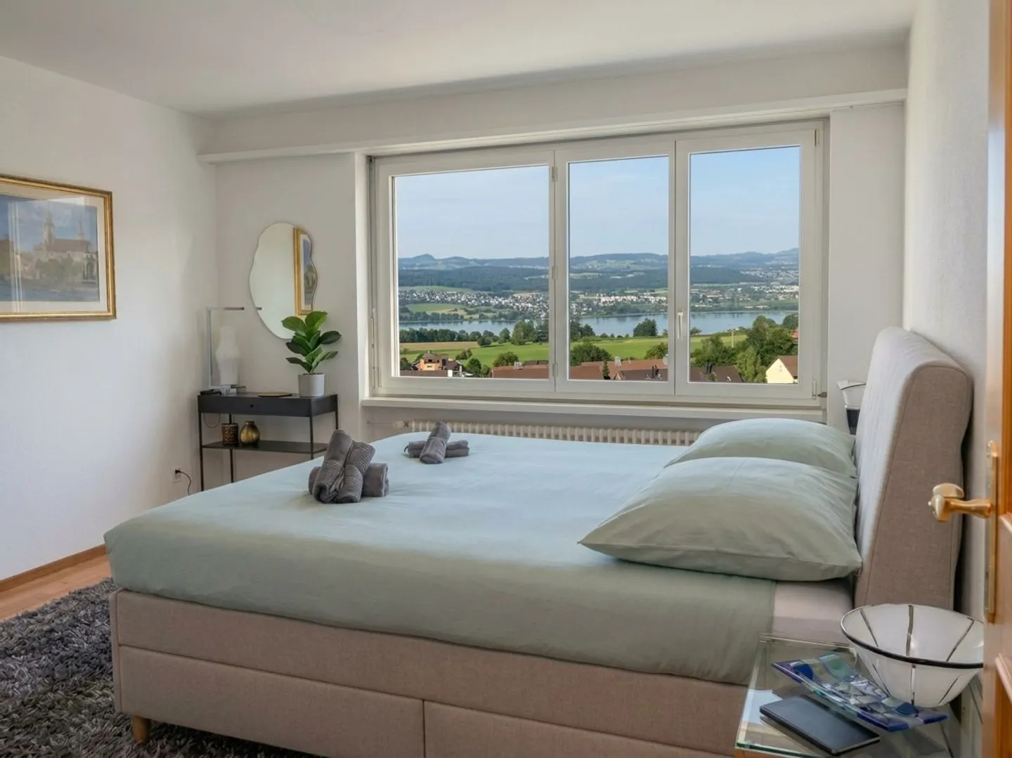 Furnished Business Apartment with Lake View, Home Cinema & Garage (15 Min. to Zurich) - Photo 1 of 13