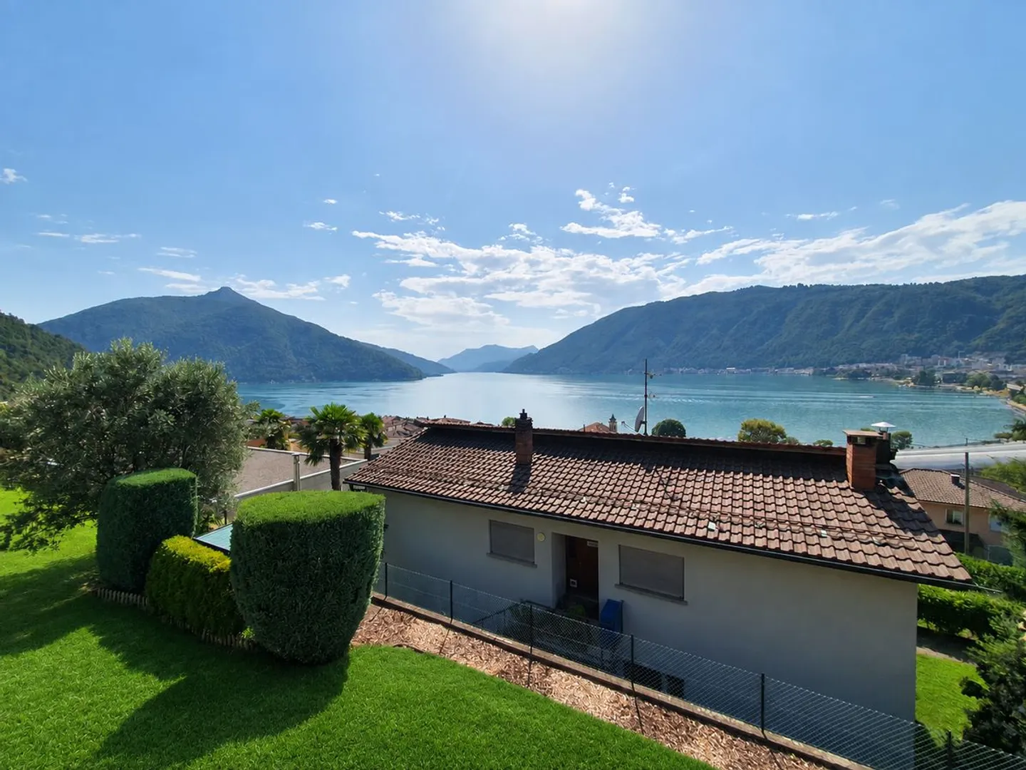 Haus in Bissone zu verkaufen - ruhige Lage mit schöner Aussicht - Foto 2 di 5