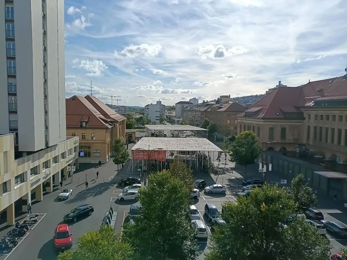 Geräumige 4,5-Zimmer-Wohnung mit Aussicht und Charme in La Chaux-de-Fonds - Foto 8 von 11