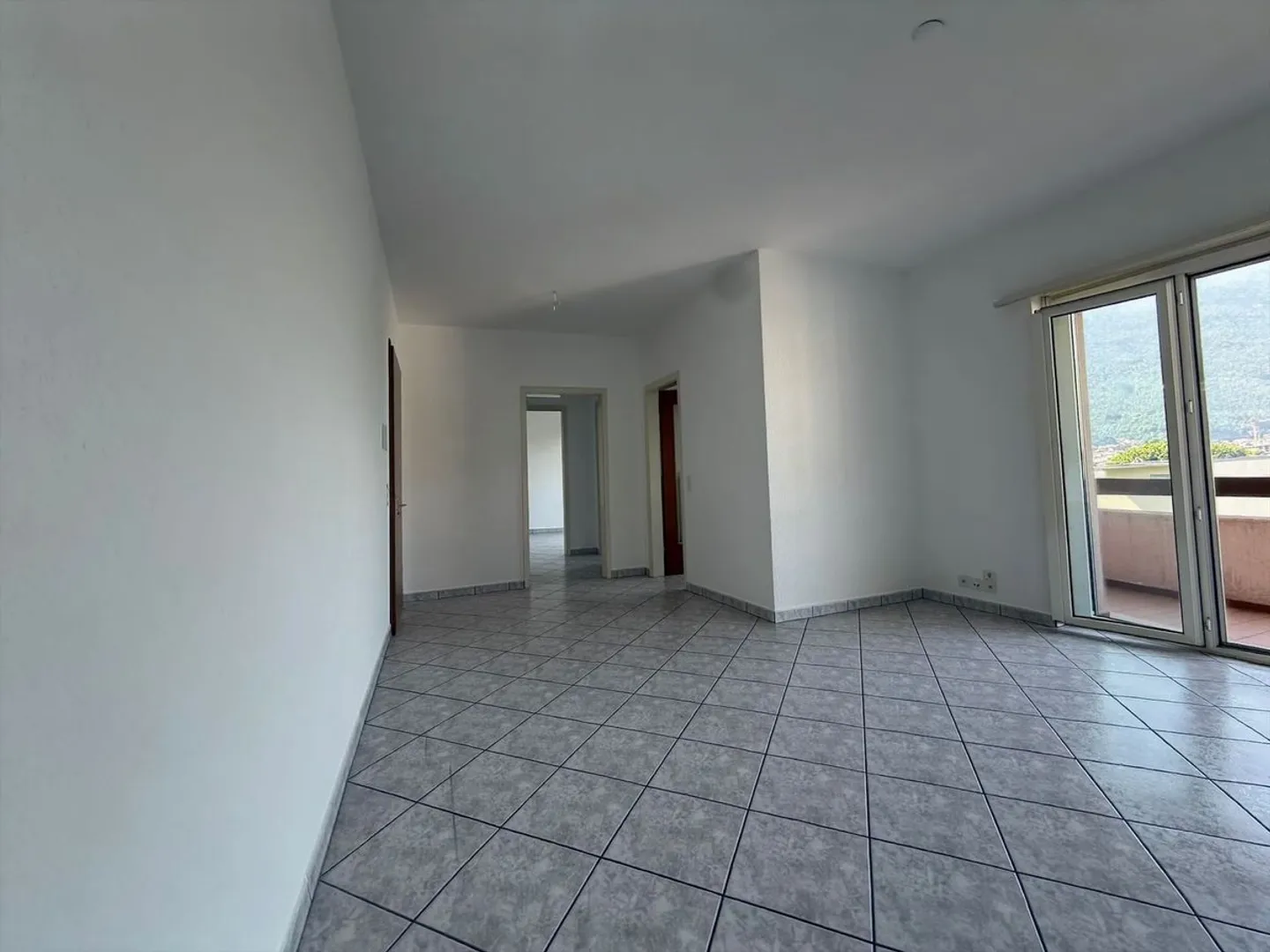 Wohnung mit Aussicht in Bellinzona, 2,5 Zimmer - Foto 3 von 12