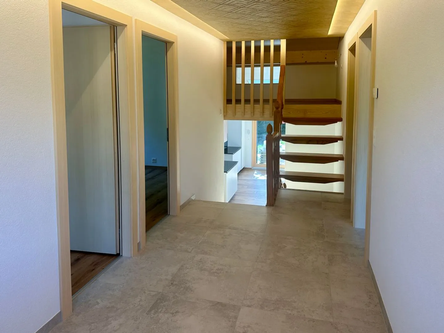 Spacious Semi-Detached House for Rent in Martigny, Available from September 1, 2026 - Photo 7 of 13