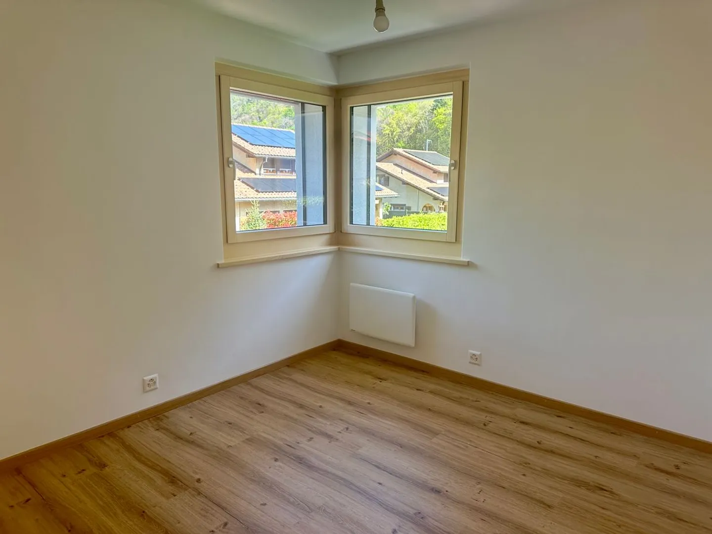 Spacious Semi-Detached House for Rent in Martigny, Available from September 1, 2026 - Photo 9 of 13