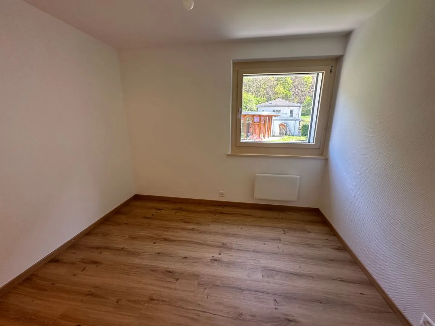 Spacious Semi-Detached House for Rent in Martigny, Available from September 1, 2026 - Photo 10 of 13