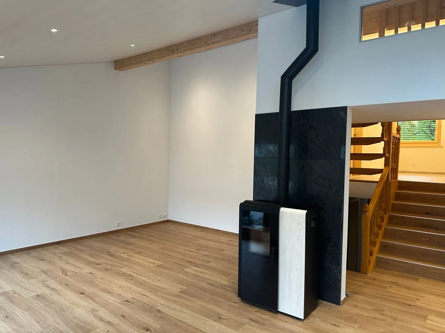 Spacious Semi-Detached House for Rent in Martigny, Available from September 1, 2026 - Photo 3 of 13