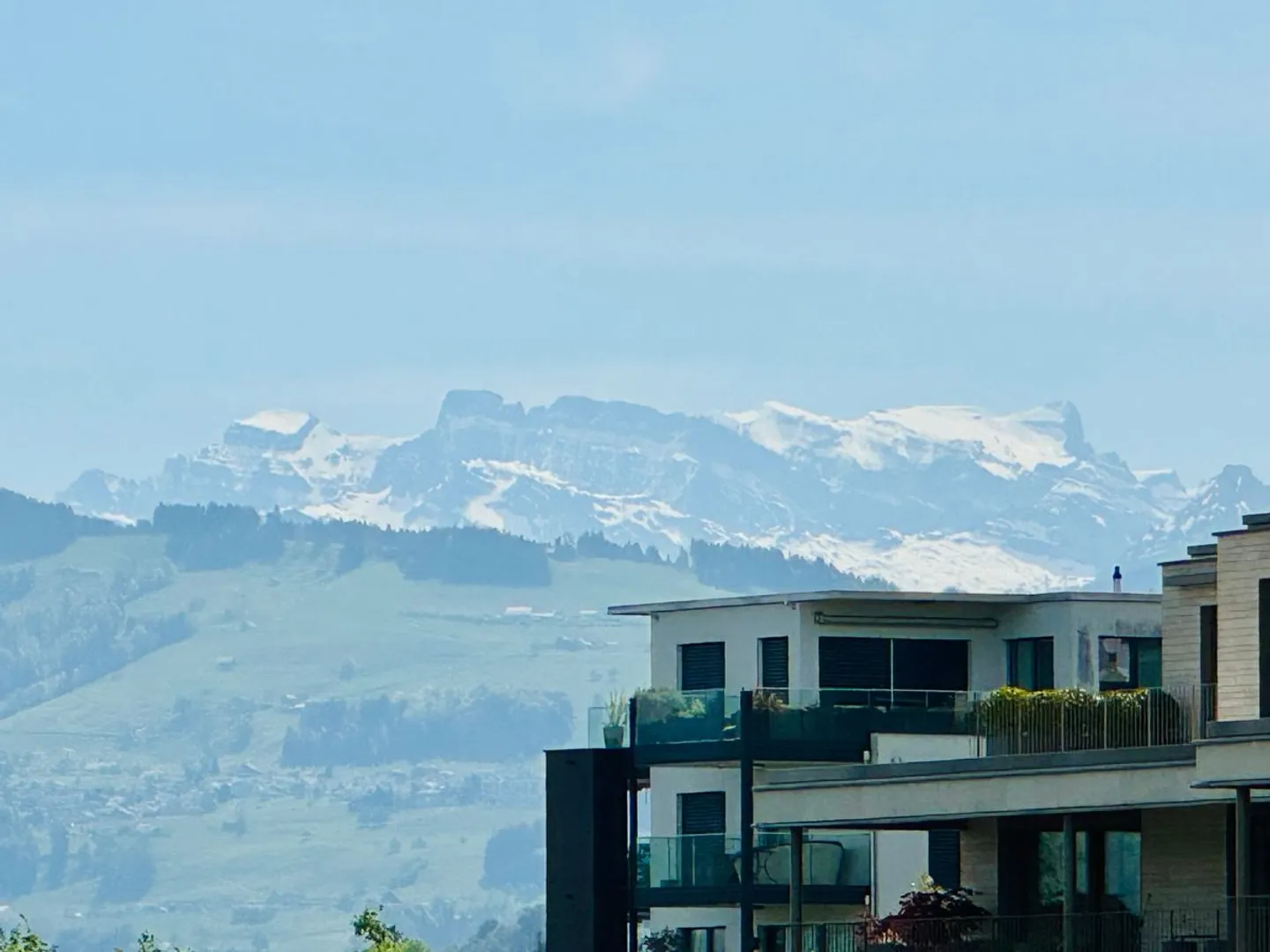 Charmante 3,5-Zimmer-Wohnung mit Seeblick in Wädenswil - Foto 5 von 13