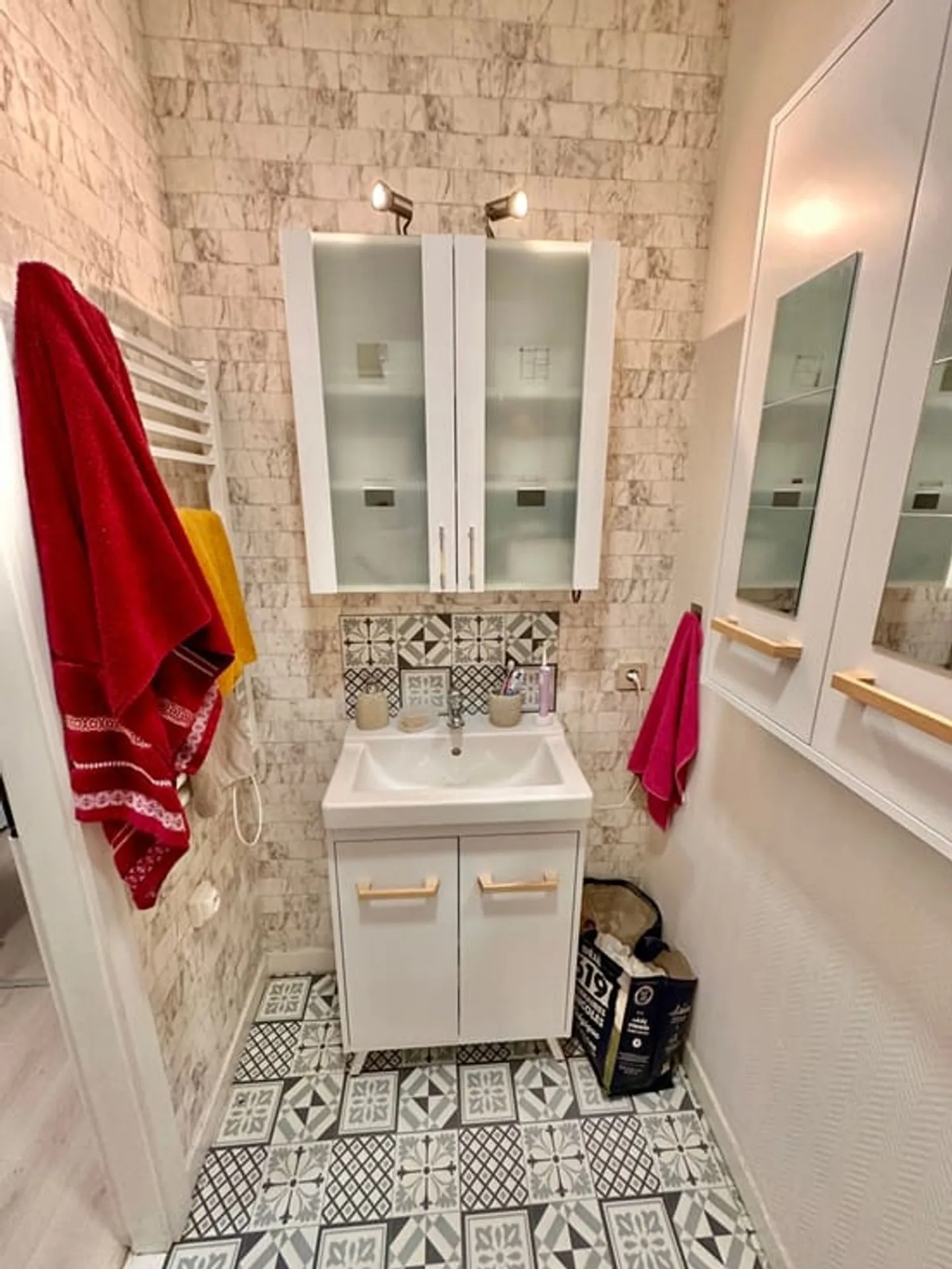 Charmantes 24m² Studio im Zentrum von Yverdon-les-Bains - Foto 4 von 7