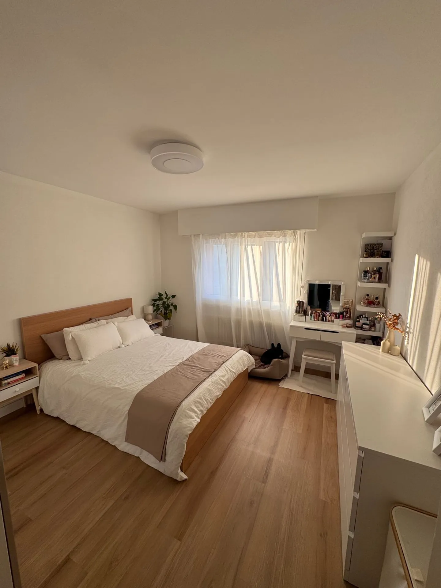 Appartement Charmant avec Vue sur les Montagnes - Photo 4 sur 9