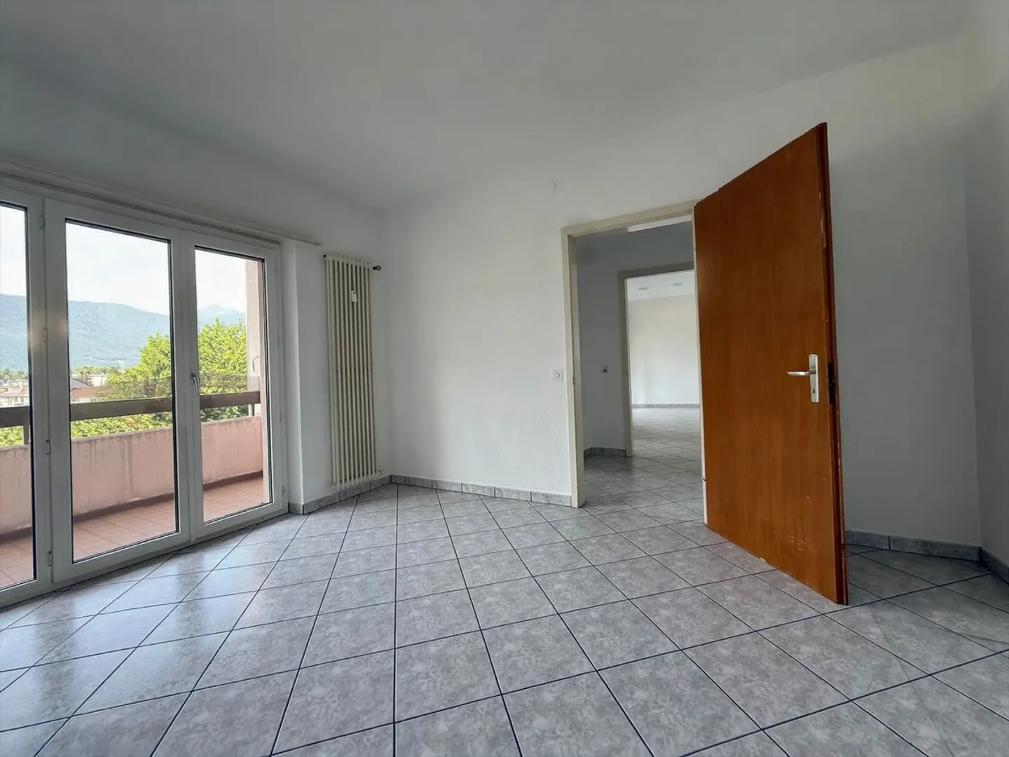 Wohnung mit Aussicht in Bellinzona, 2,5 Zimmer - Foto 8 von 12