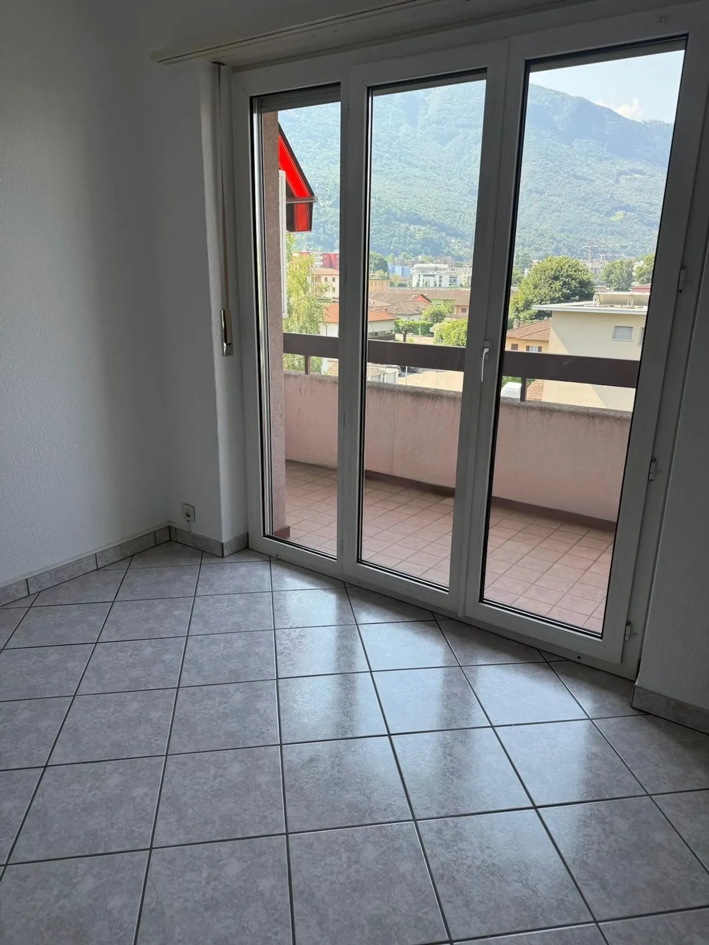 Wohnung mit Aussicht in Bellinzona, 2,5 Zimmer - Foto 9 von 12