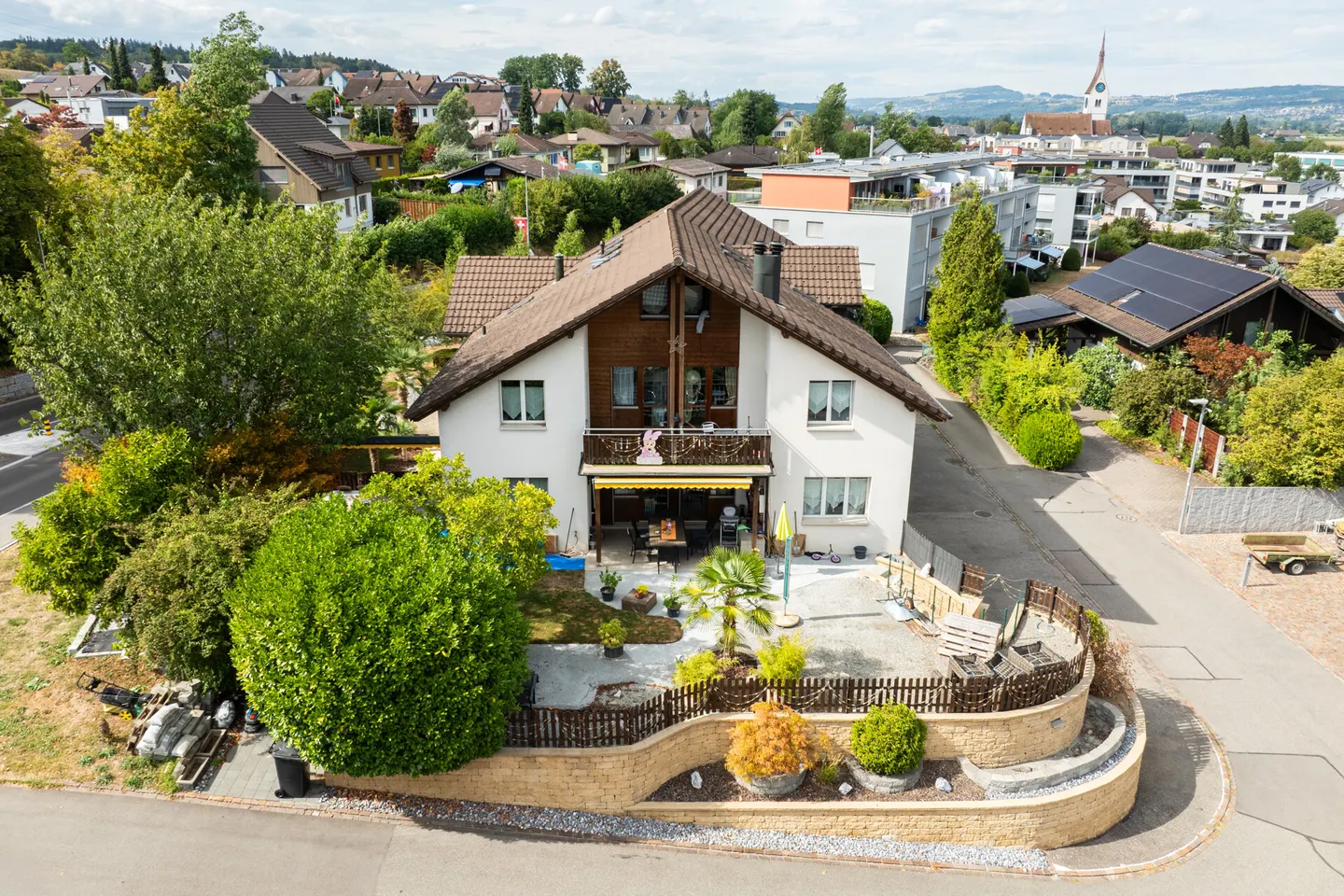 Propriété résidentielle et commerciale polyvalente - avec potentiel de développement - Photo 2 sur 13