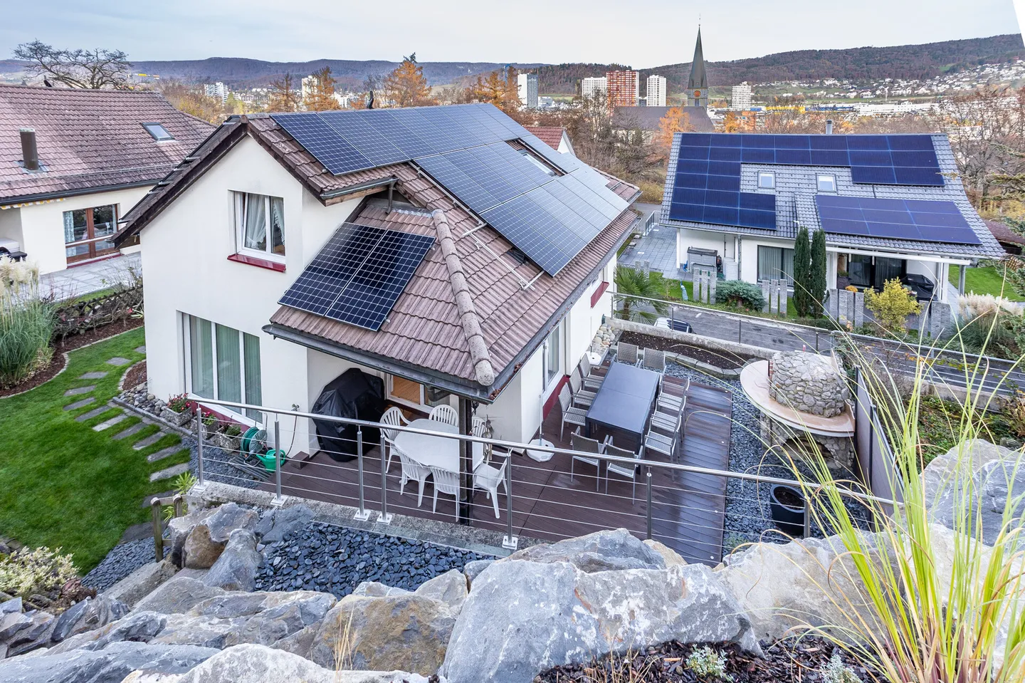 Large Single-Family House in Prime Location with View over the Limmat Valley - Photo 1 of 13