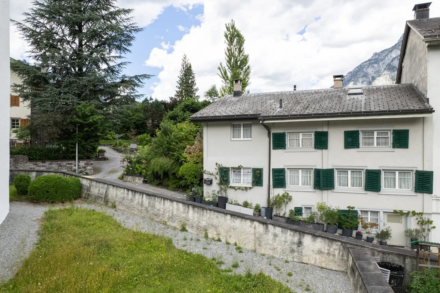 Charmantes 6-Zimmer-Haus mit Charakter, viel Platz &amp; sonniger Terrasse - Photo 2 of 13