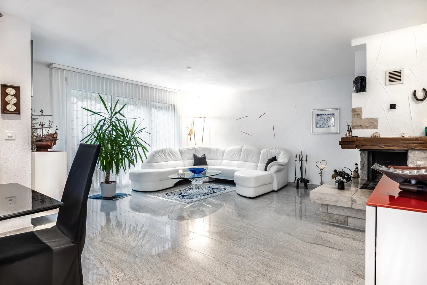 Large Single-Family House in Prime Location with View over the Limmat Valley - Photo 4 of 13