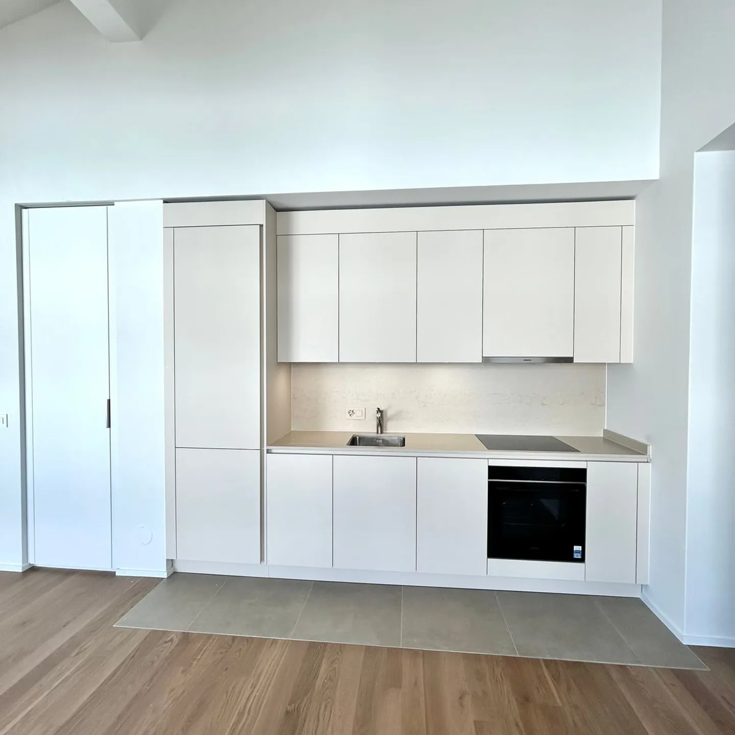 Studio moderne avec vue sur le lac - Photo 6 sur 7