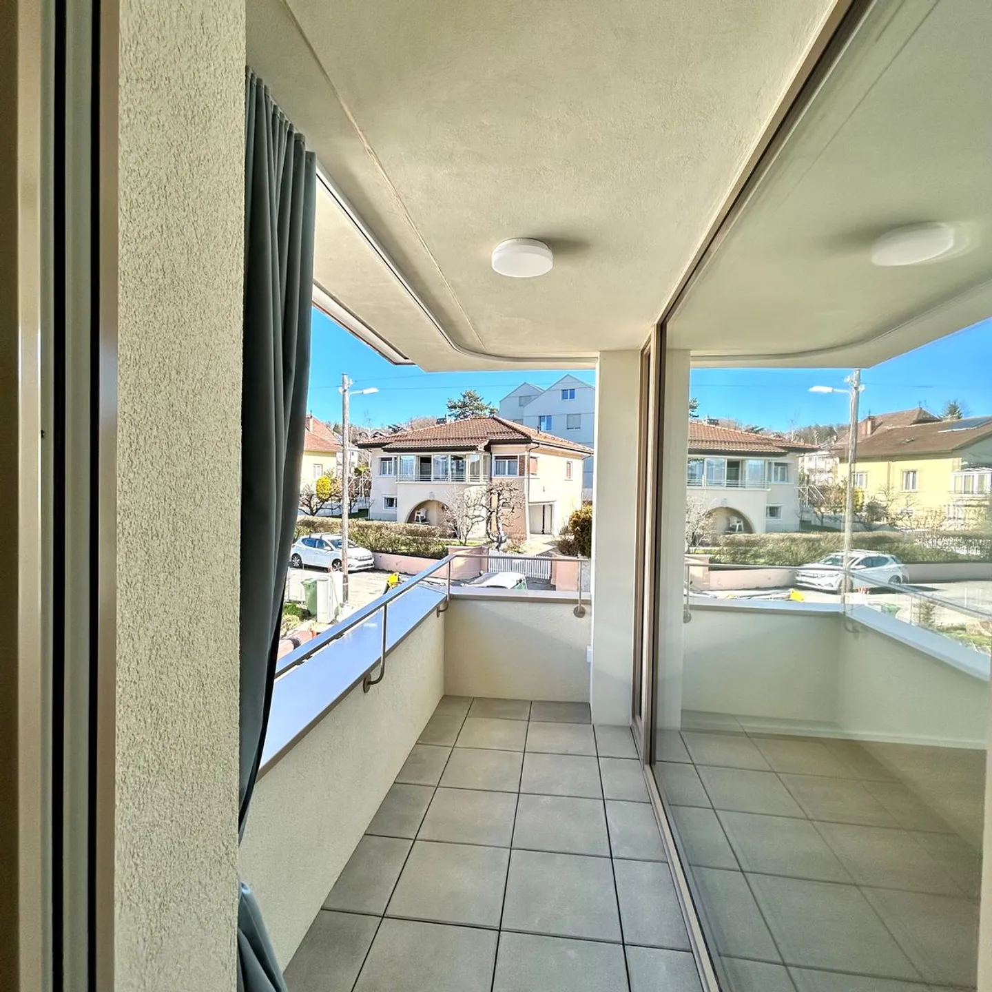 Studio moderne avec vue sur le lac - Photo 2 sur 7