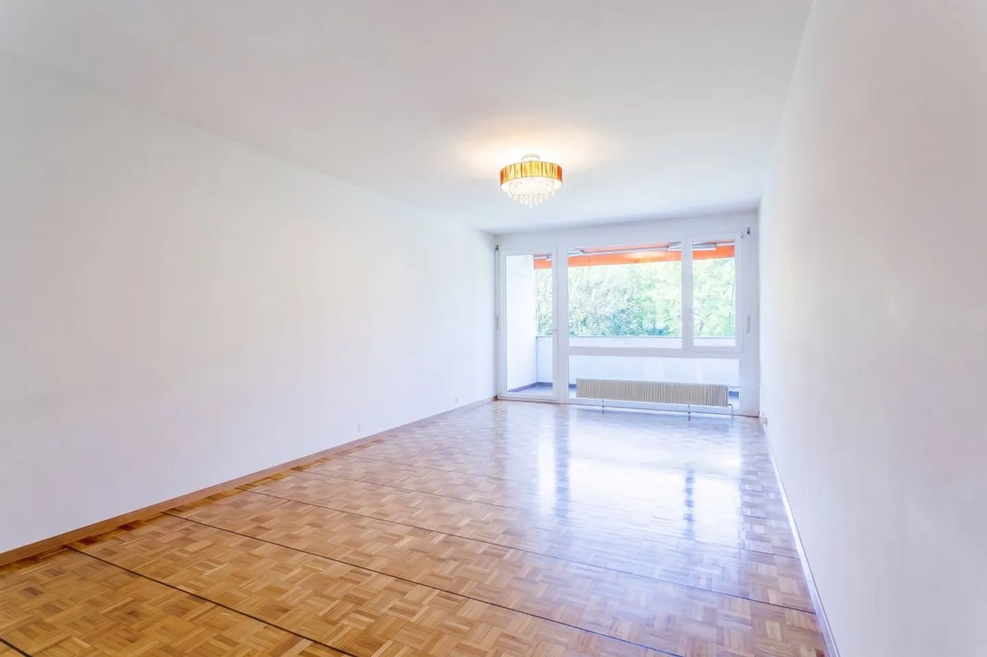 Nel cuore di un ambiente verde, scopri questo spazioso appartamento in stile vintage di 4,5 locali! - Foto 1 di 10