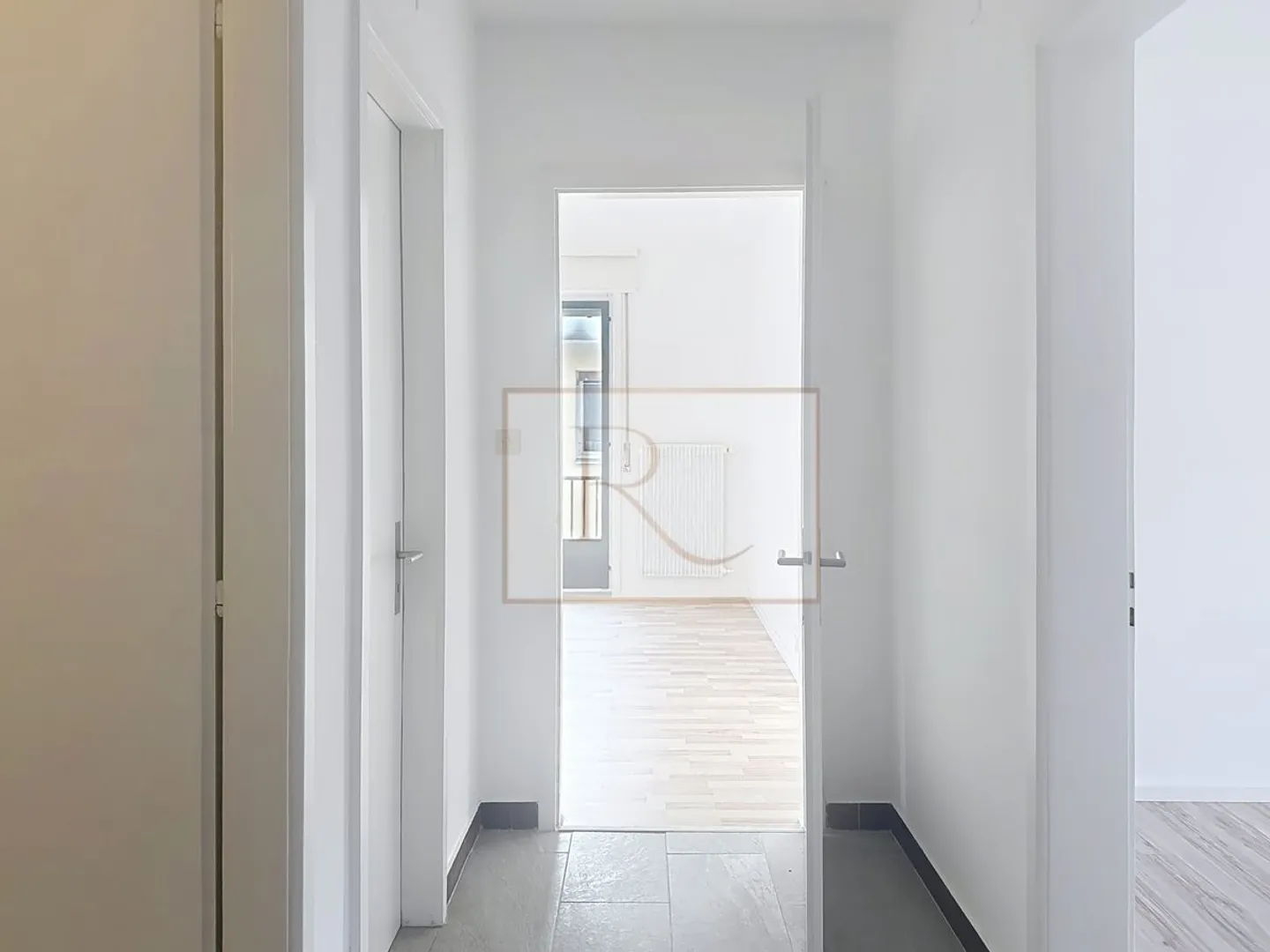 Bell'appartamento luminoso di 3,5 locali - 95m² - ristrutturato nel 2025 - Foto 4 di 10