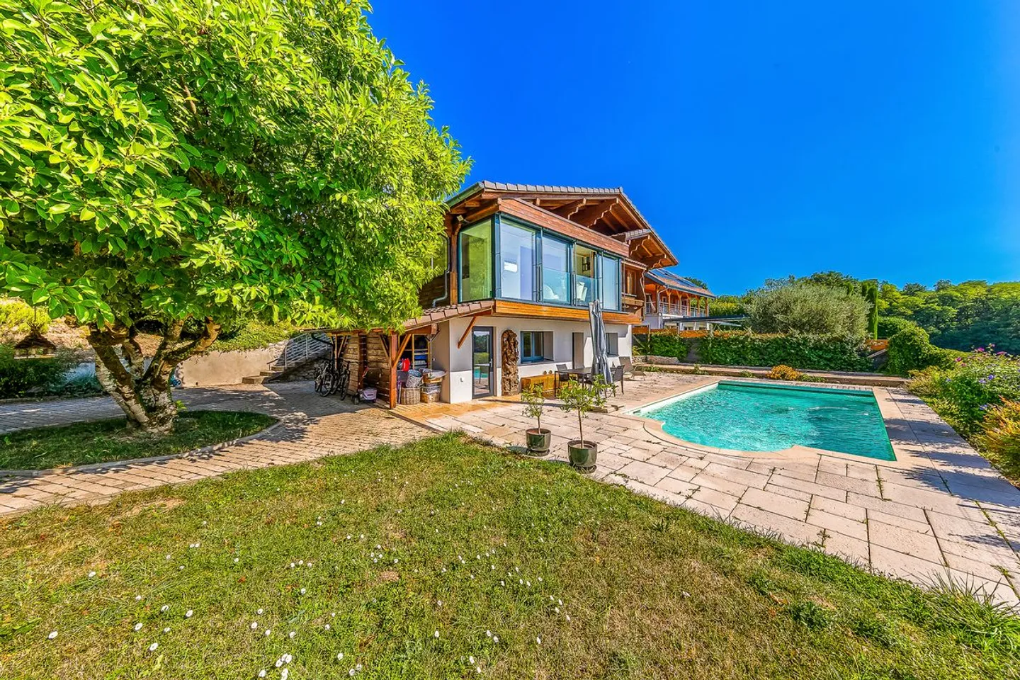 Sehr schöne Villa mit Panoramablick auf den See &amp; den Mont Blanc! - Foto 2 von 13