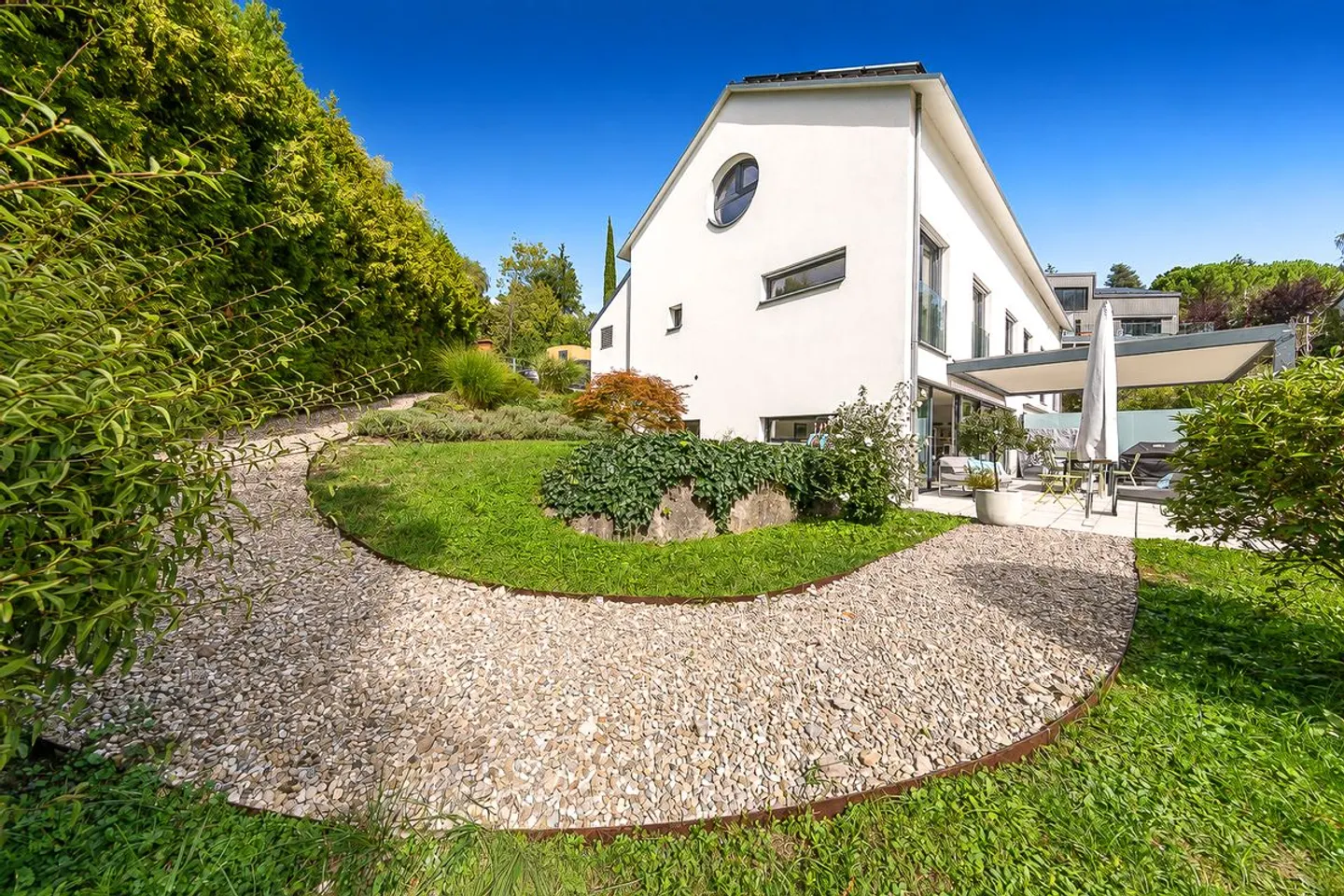 Wunderschöne Familienvilla - Foto 3 von 13